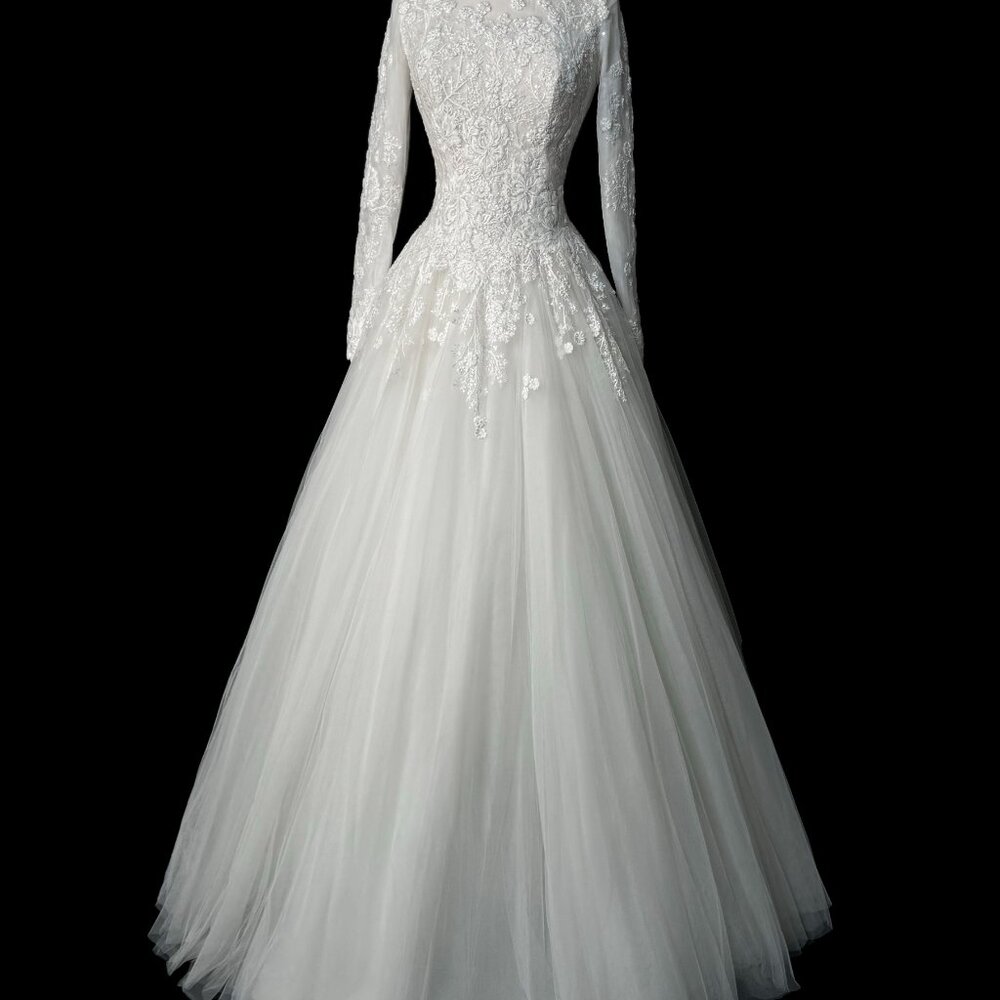 Preloved US 6 Anna Augusta Long Sleeve Wedding Dress